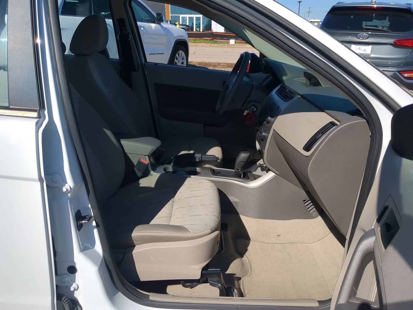 Used 2008 Ford Focus SE FWD image 22