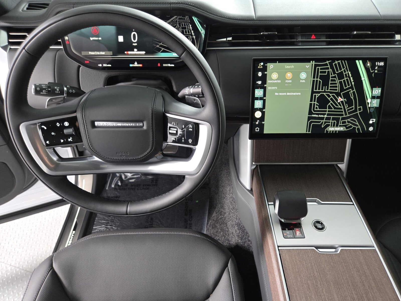 New 2025 Land Rover Range Rover Long Wheelbase SE image 12