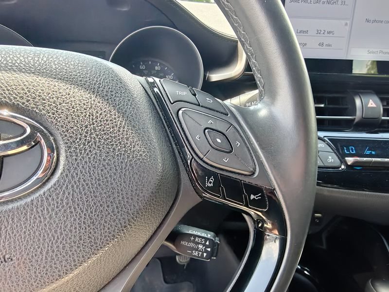 Used 2019 Toyota C-HR XLE FWD image 9