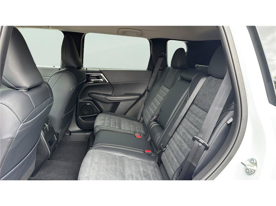 New 2026 Mitsubishi Outlander SE AWD/4WD image 12