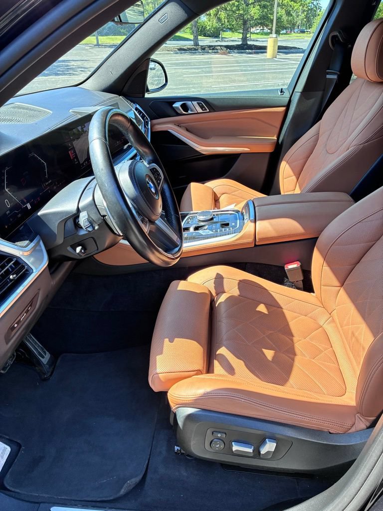Used 2024 BMW X5 xDrive40i w/ M Sport Package AWD/4WD image 8