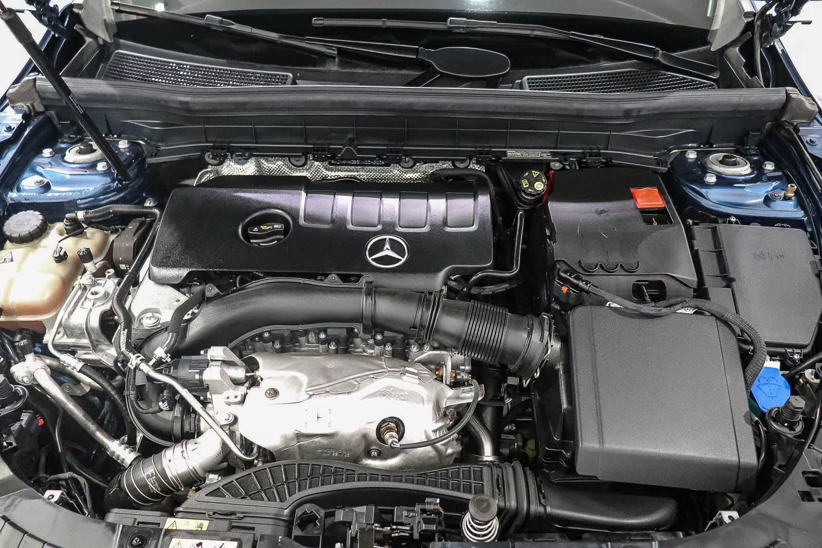 Used 2022 Mercedes-Benz GLB 250 image 28