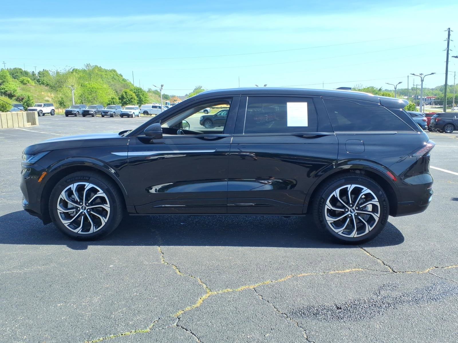 Used 2025 Lincoln Nautilus Reserve AWD/4WD image 4