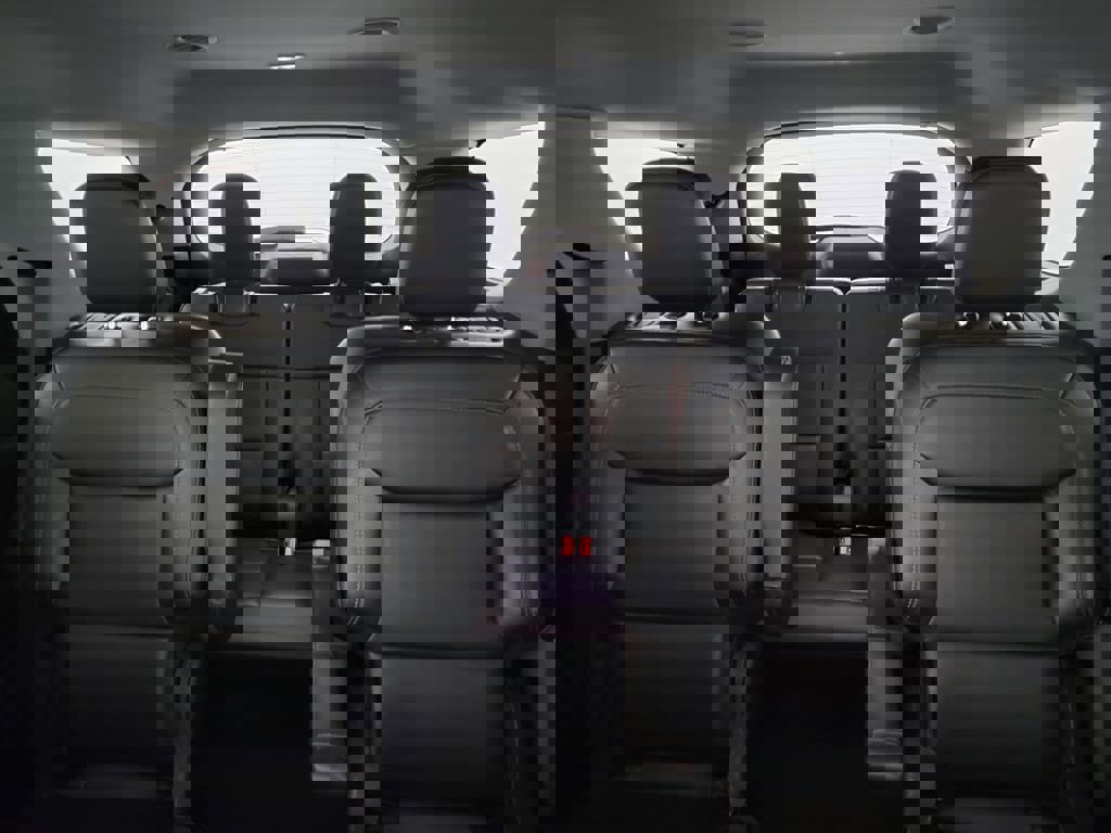 Used 2022 Ford Explorer XLT w/ Equipment Group 202A AWD/4WD image 13