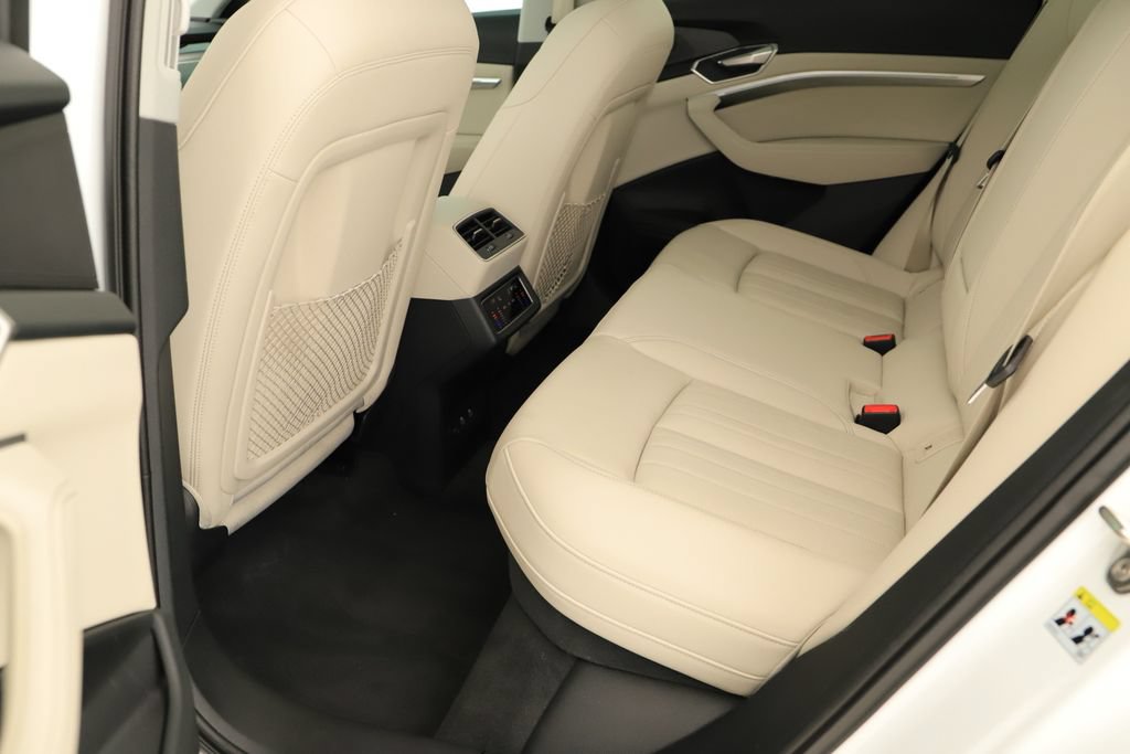 Certified 2024 Audi Q8 e-tron Premium AWD/4WD image 31