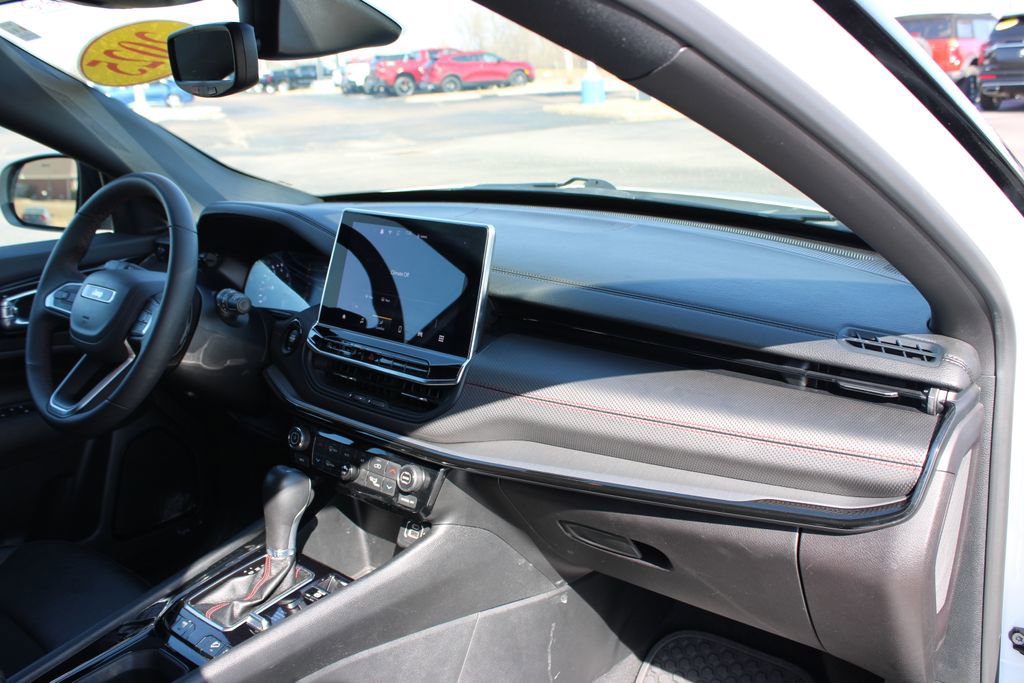 Used 2025 Jeep Compass Trailhawk w/ Trailer Tow Group image 29