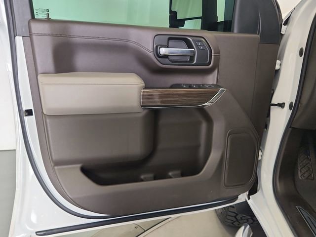 Used 2023 Chevrolet Silverado 2500 LT image 33