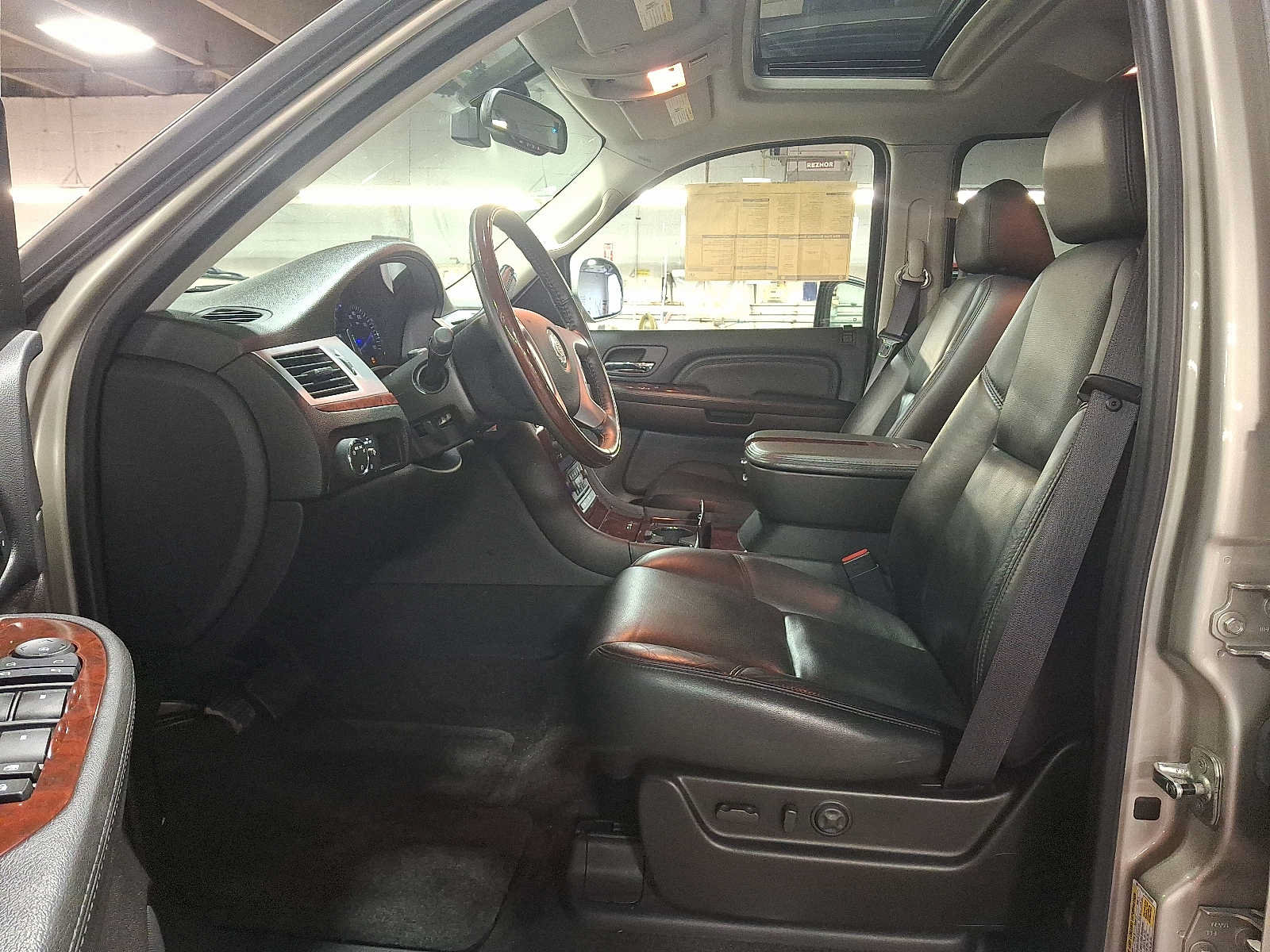 Used 2008 Cadillac Escalade EXT AWD/4WD image 13