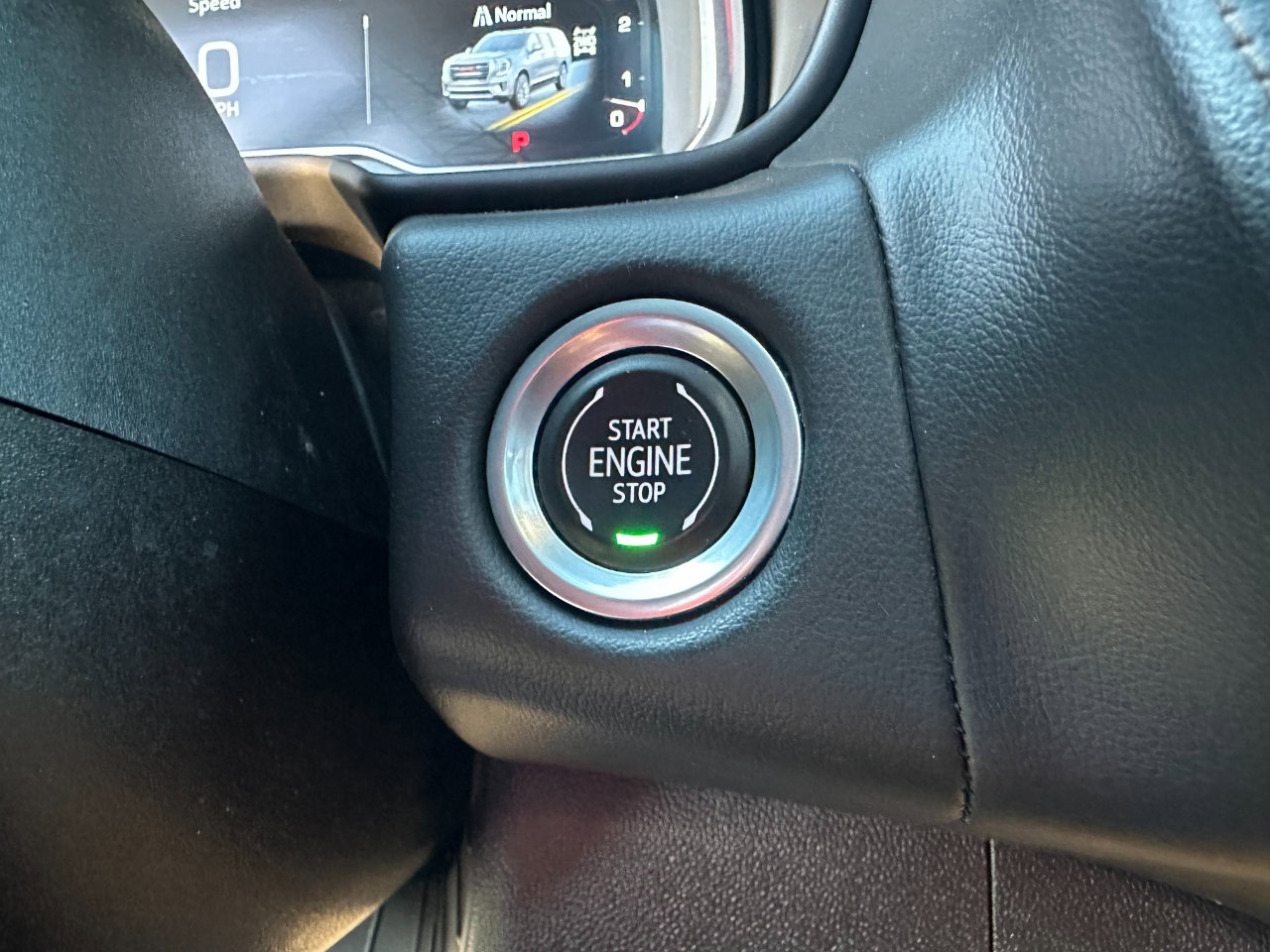 Used 2022 GMC Yukon XL AT4 image 48