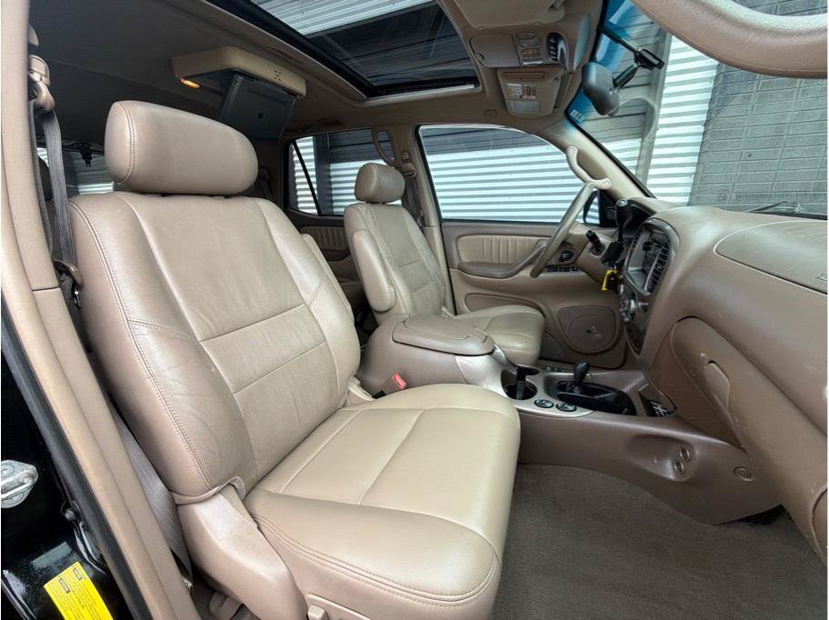 Used 2004 Toyota Sequoia Limited AWD/4WD image 4
