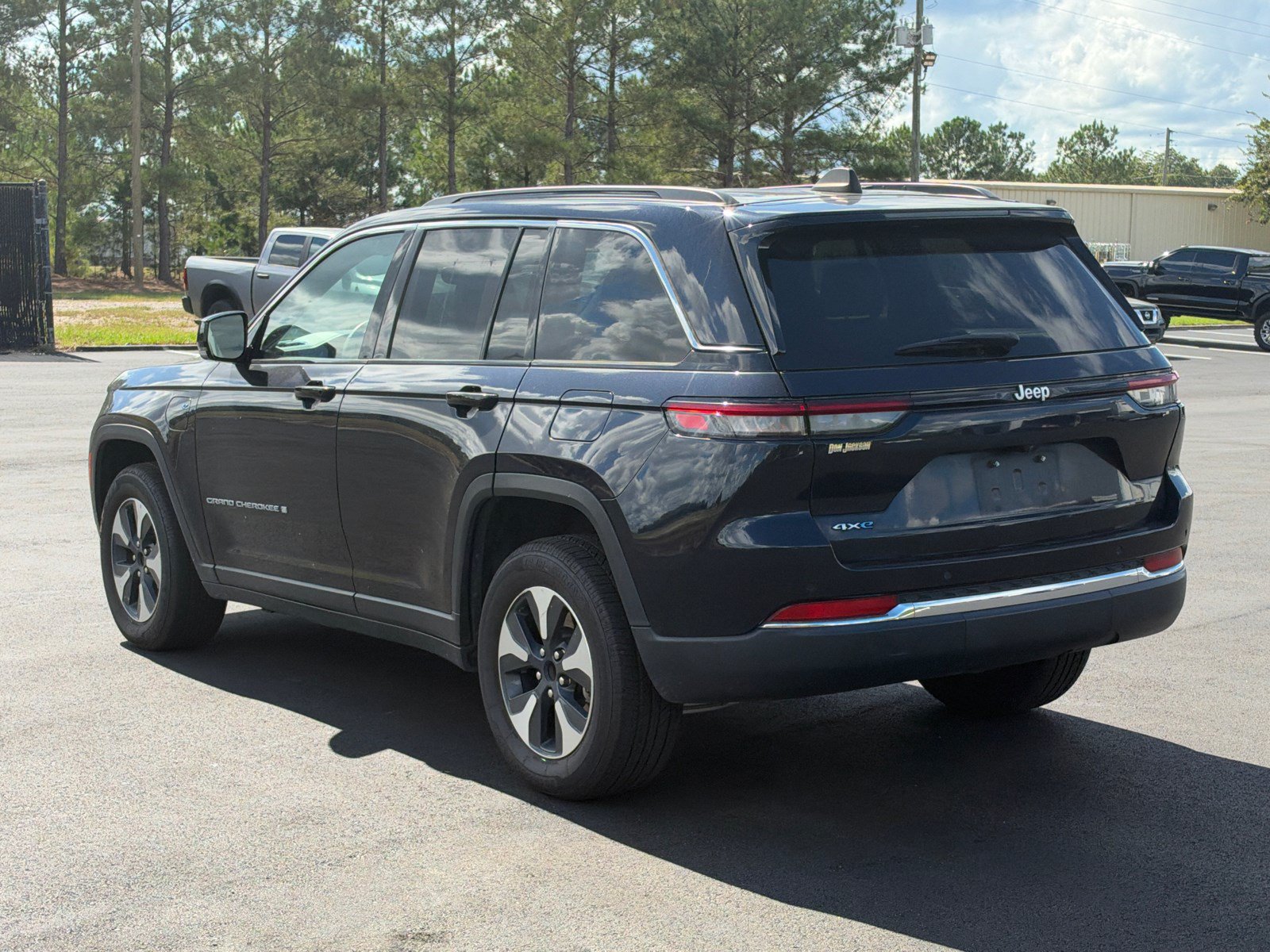 Used 2024 Jeep Grand Cherokee Limited 4xe AWD/4WD image 7