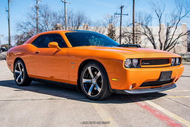 Used 2014 Dodge Challenger R/T RWD image 12
