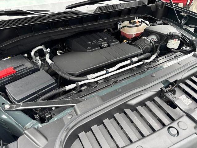 Used 2025 Chevrolet Silverado 1500 LT AWD/4WD image 34