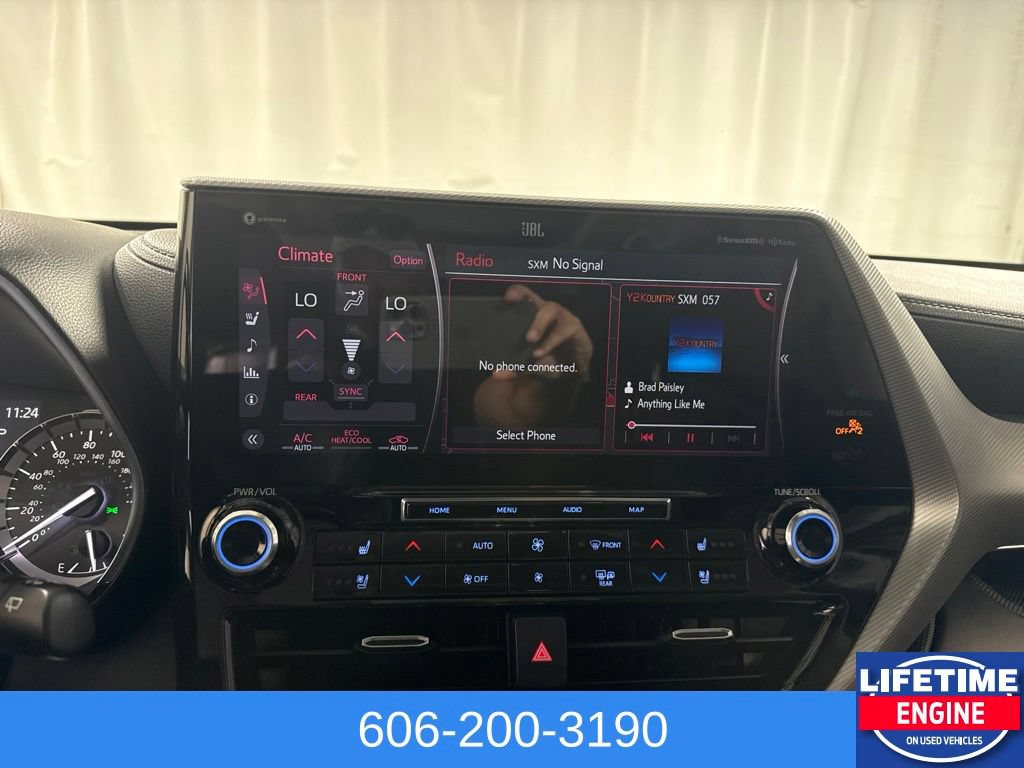 Used 2022 Toyota Highlander Platinum AWD/4WD image 19