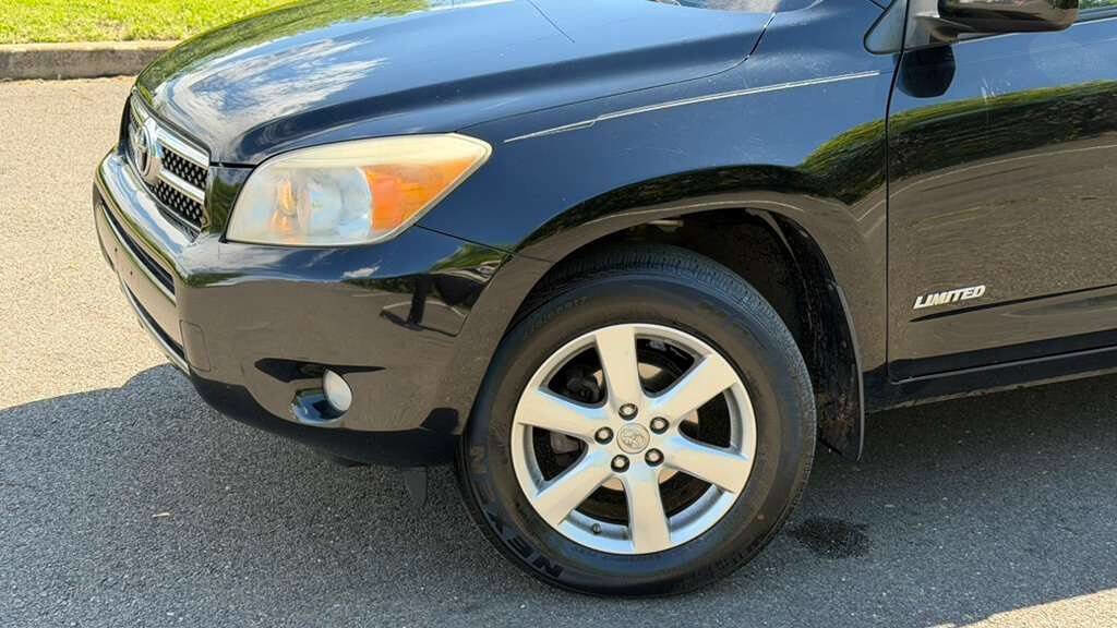 Used 2007 Toyota RAV4 Limited AWD/4WD image 3