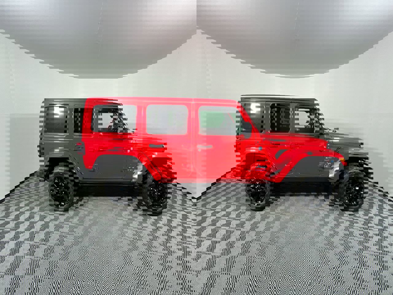 Used 2024 Jeep Wrangler Sahara image 2