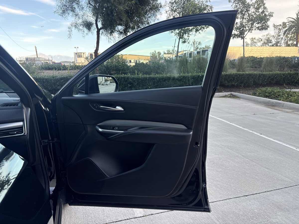 Used 2019 Cadillac XT4 Premium Luxury image 16