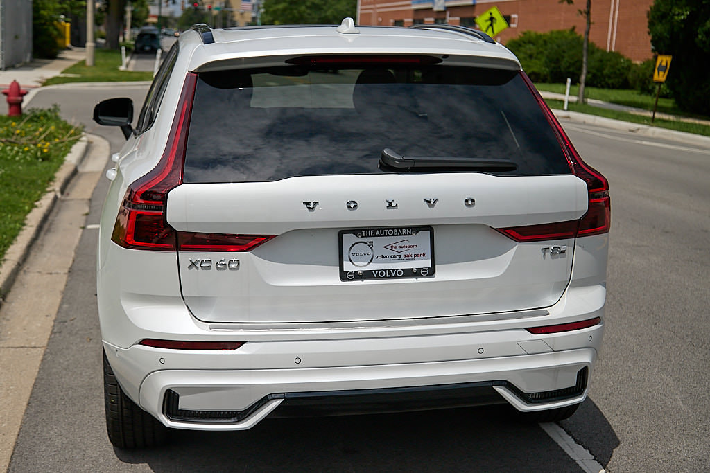 New 2026 Volvo XC60 T8 Plus w/ Climate Package AWD/4WD image 9