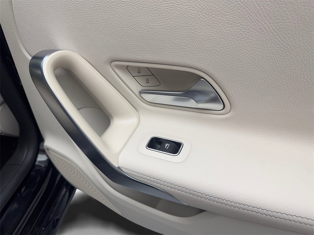 Used 2022 Mercedes-Benz CLA 250 4MATIC image 42