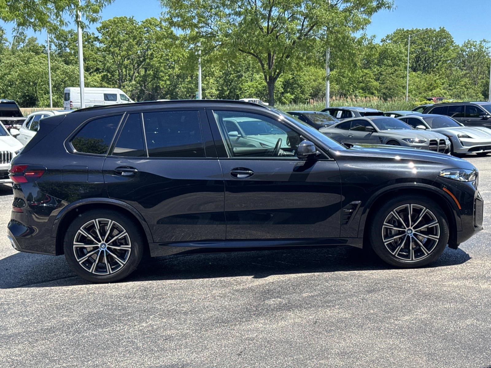 Certified 2024 BMW X5 xDrive50e w/ M Sport Package AWD/4WD image 4