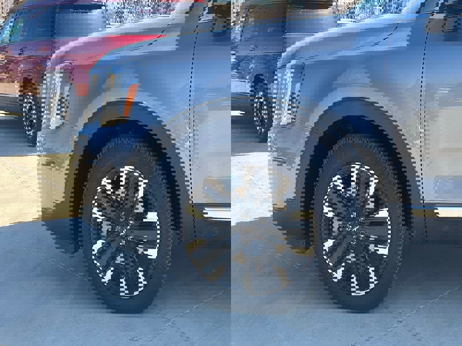 Used 2025 Kia Telluride SX w/ SX Captain's Chair Package image 8