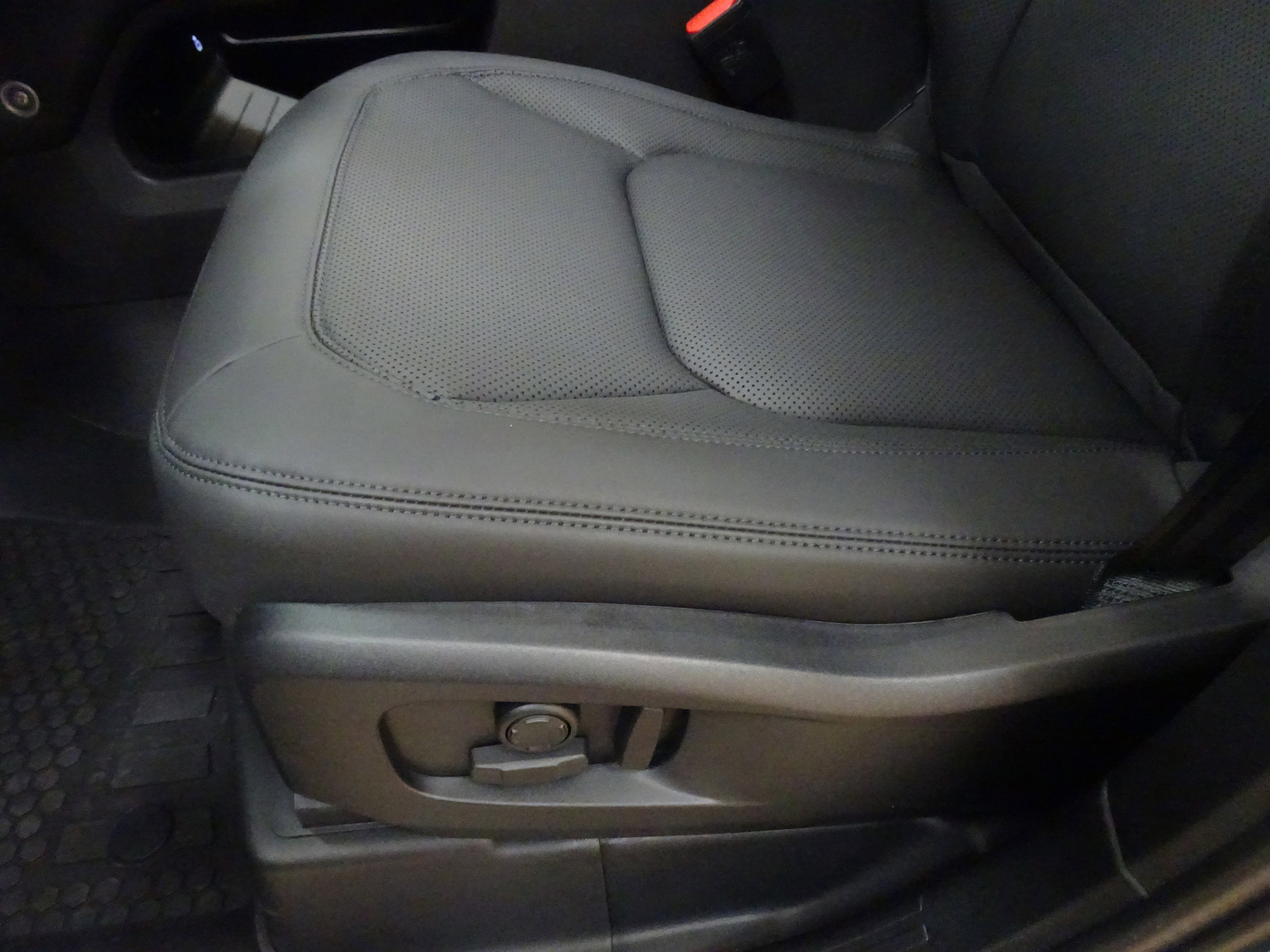 New 2026 Land Rover Defender 110 S image 15