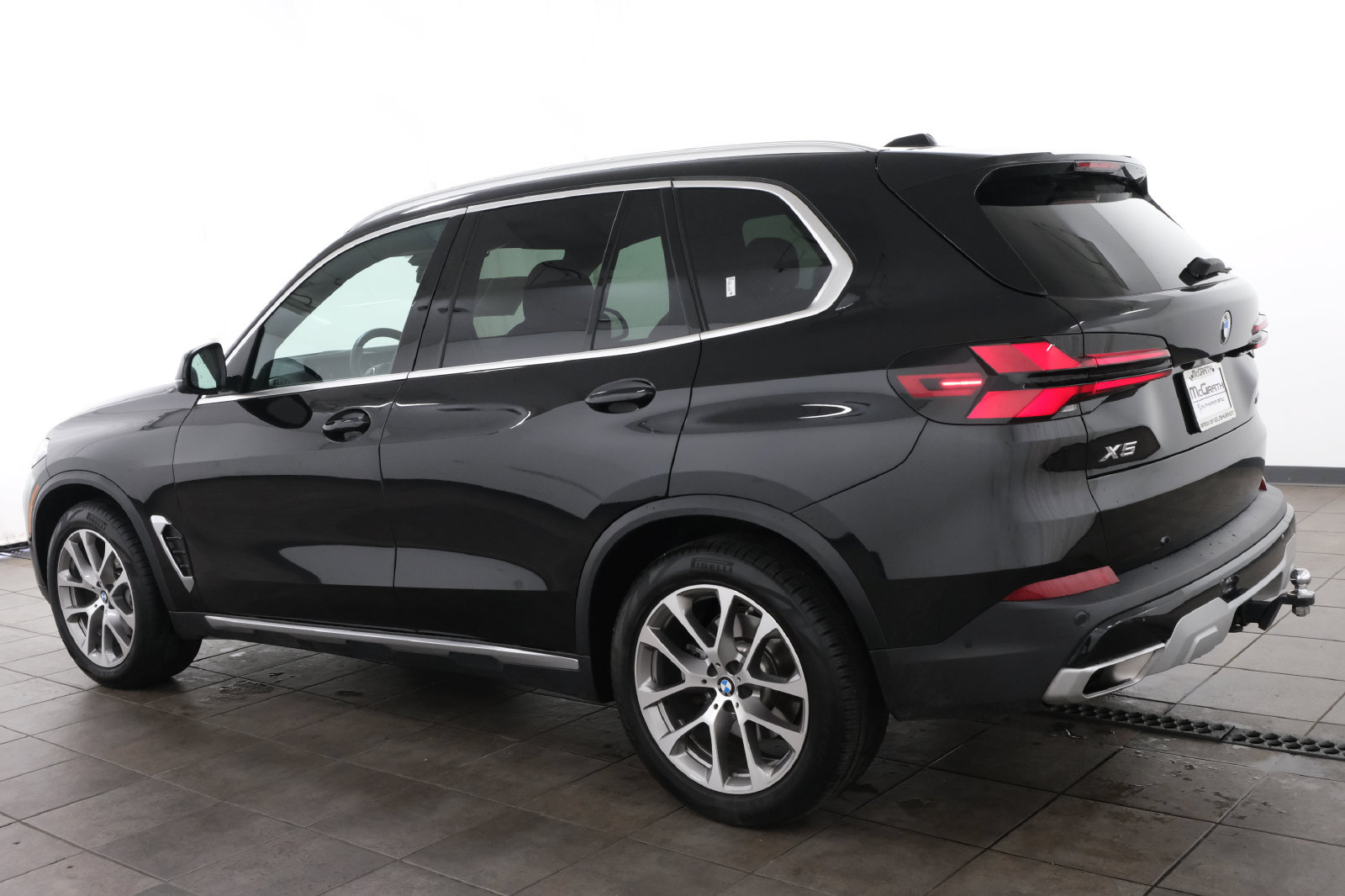 Used 2024 BMW X5 xDrive40i w/ Premium Package AWD/4WD image 3