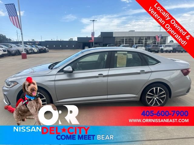 Used 2025 Volkswagen Jetta SE FWD video 2