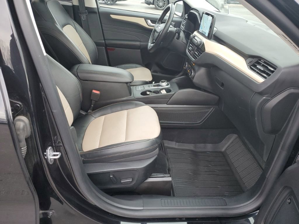 Used 2022 Ford Escape Titanium w/ Titanium Elite Package image 32