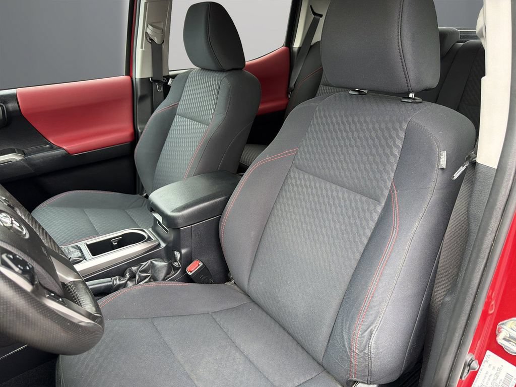 Used 2021 Toyota Tacoma SR5 AWD/4WD image 11