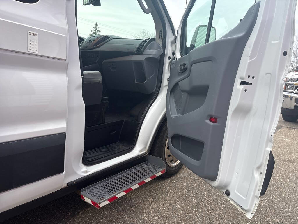 Used 2019 Ford Transit 350 XL image 18