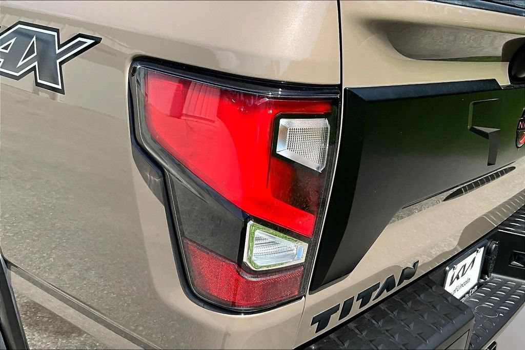 Used 2023 Nissan Titan PRO-4X w/ Pro-4x Convenience Package AWD/4WD image 24