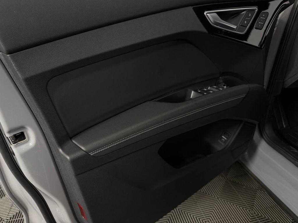 Used 2024 Audi Q4 e-tron Prestige w/ Black Optic Package image 27