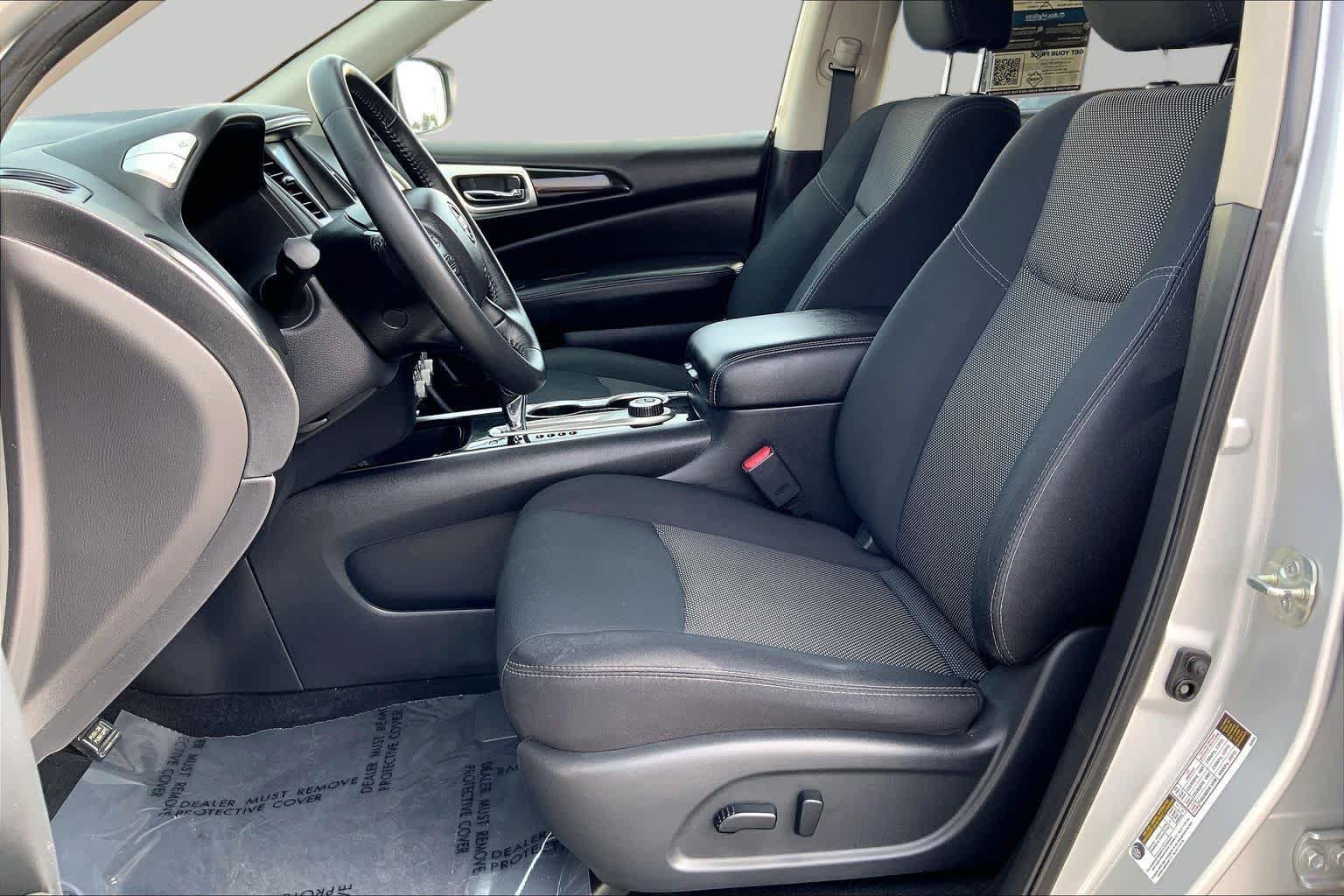 Used 2019 Nissan Pathfinder SV AWD/4WD image 7