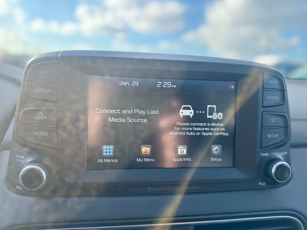 Used 2020 Hyundai Kona SEL Plus w/ Cargo Package image 11