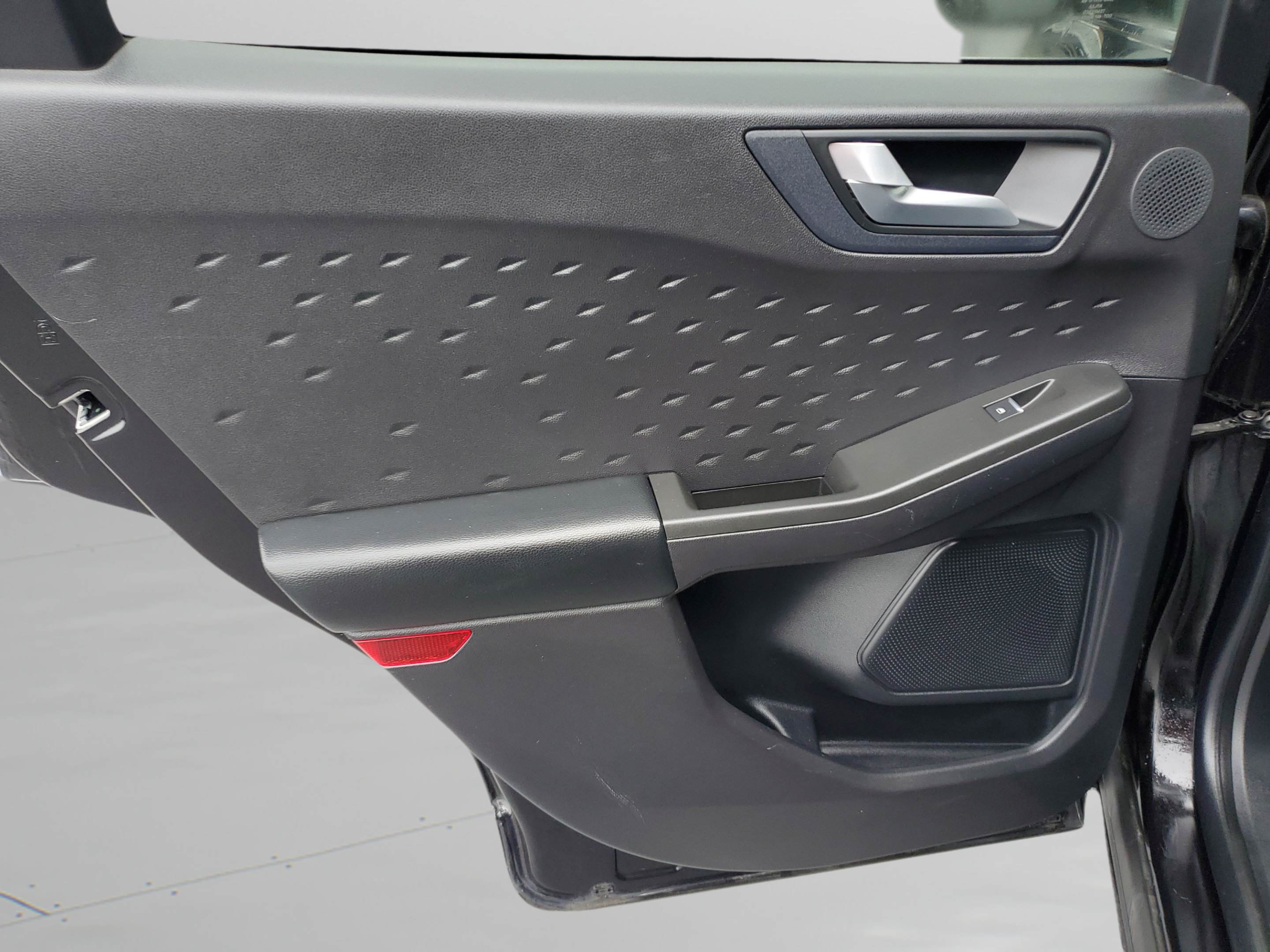 Certified 2020 Ford Escape Titanium AWD/4WD image 14