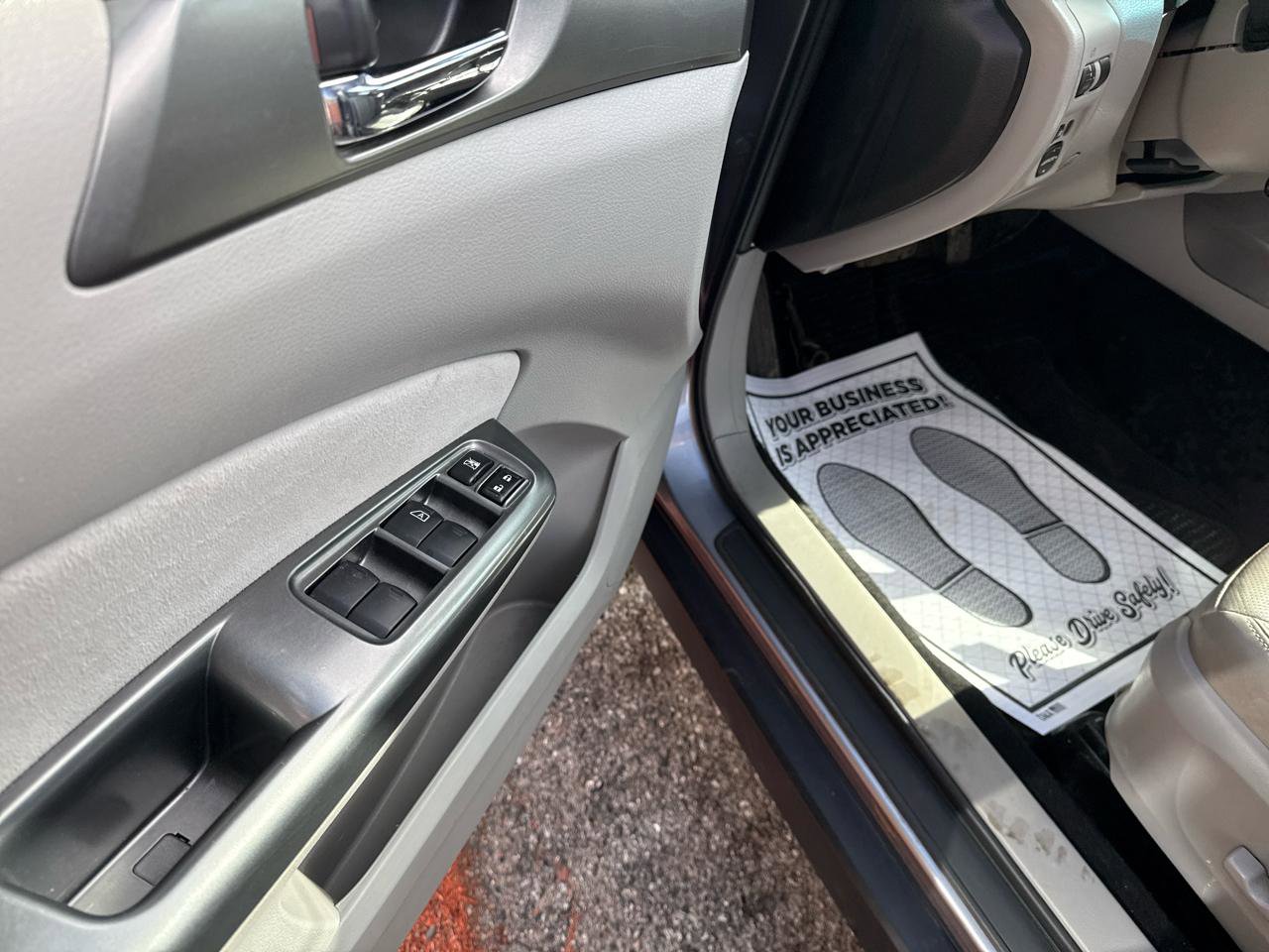 Used 2011 Subaru Forester 2.5X Limited image 17