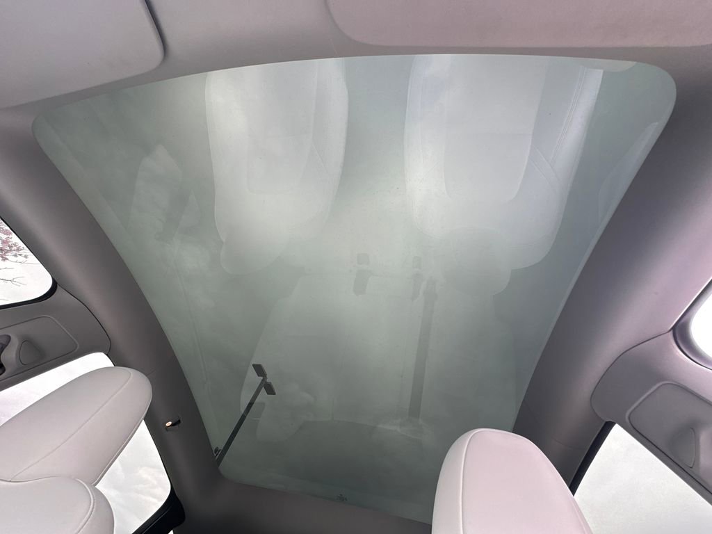 Used 2023 Tesla Model Y Long Range image 32