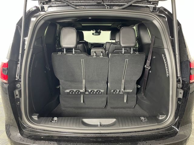 New 2026 Chrysler Pacifica Select w/ S Appearance Package image 17