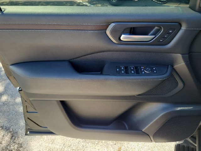Certified 2025 Nissan Armada SL AWD/4WD image 17
