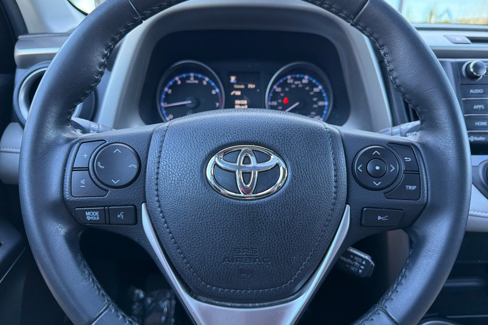 Used 2018 Toyota RAV4 XLE FWD image 22