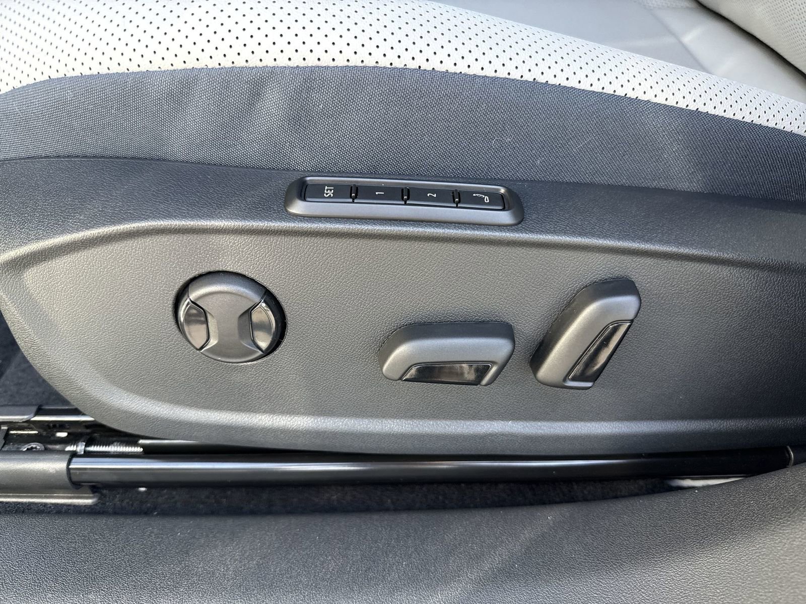 New 2025 Volkswagen ID.4 Pro S Plus image 13