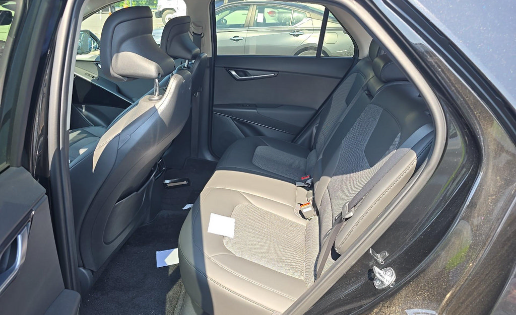 Certified 2023 Kia Niro Wind w/ Wind Preserve Package FWD image 16