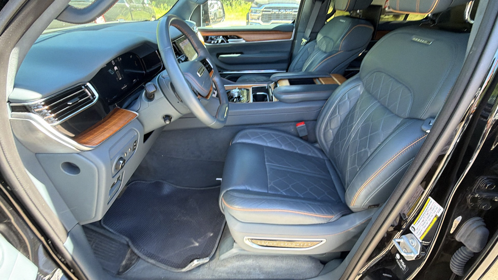 Certified 2024 Jeep Grand Wagoneer Series III w/ Rear Seat Video Group 1 AWD/4WD image 17