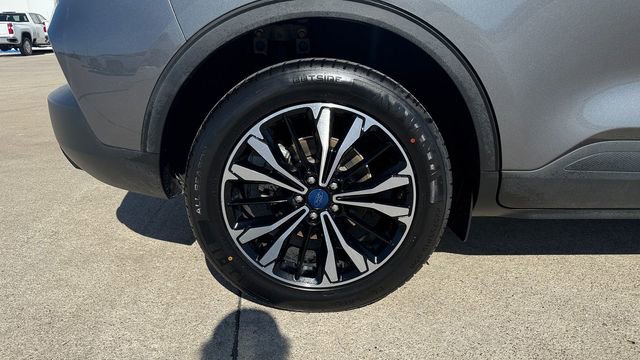 Used 2022 Ford Escape SE w/ SE Sport Appearance Package image 9