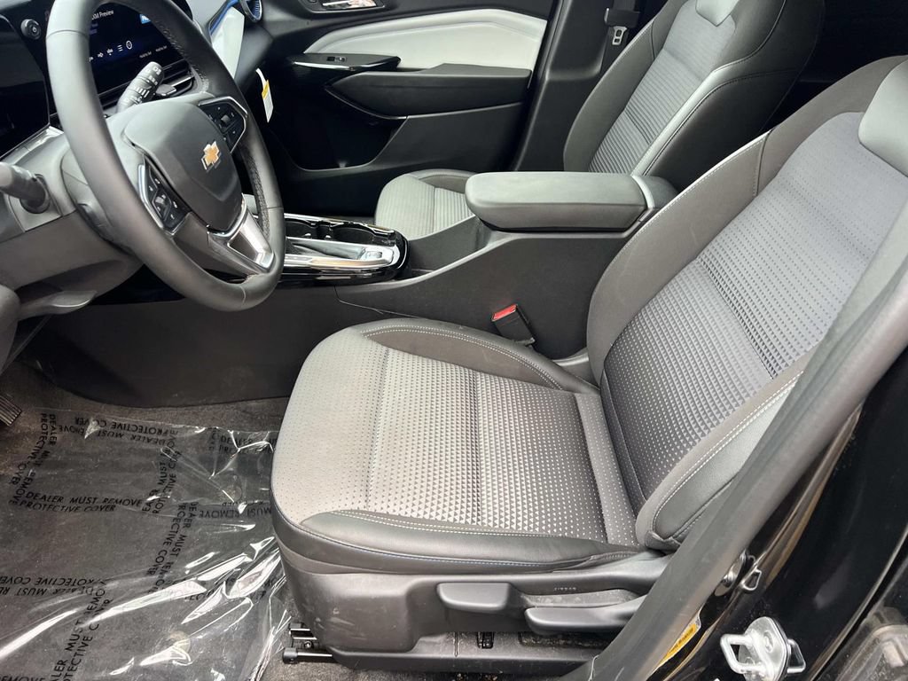 Used 2024 Chevrolet Trax LT w/ Driver Confidence Package FWD image 14
