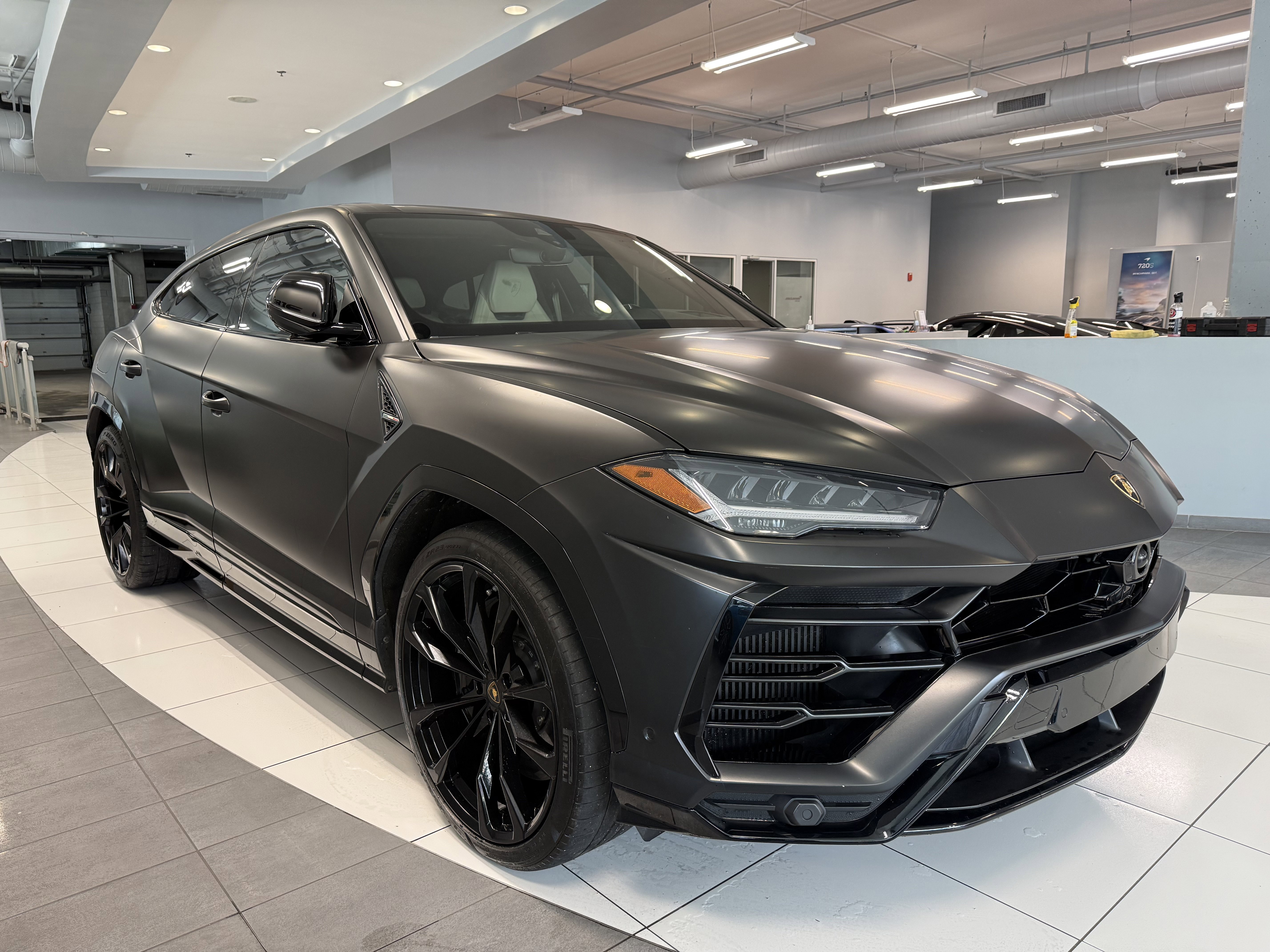 Used 2020 Lamborghini Urus image 5