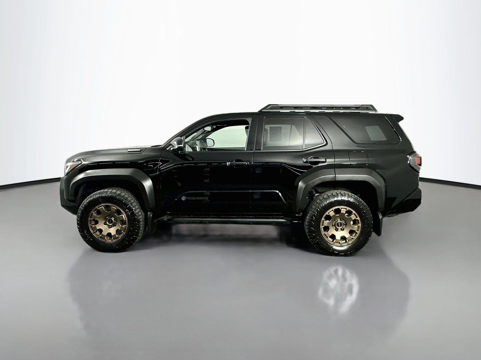 Certified 2025 Toyota 4Runner Trailhunter AWD/4WD image 4