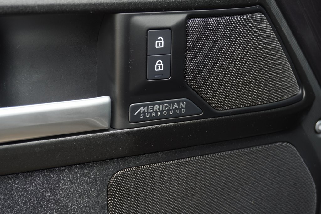 New 2026 Land Rover Defender 130 V8 AWD/4WD image 11