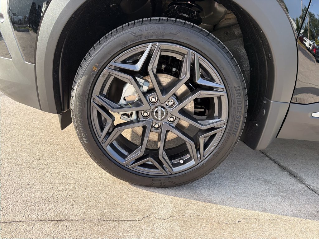 New 2026 Nissan Kicks SR w/ Cold Weather Package FWD image 12